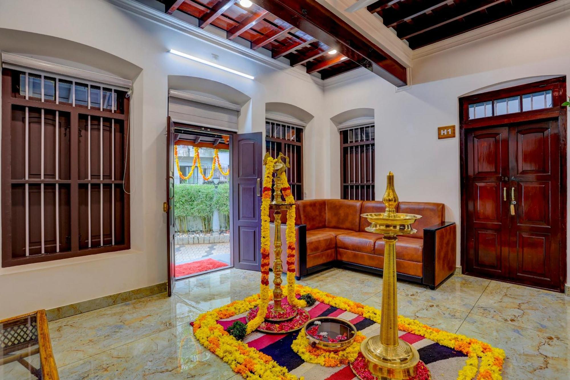 Hotel O Poptavern Heritage Kovalam Kültér fotó