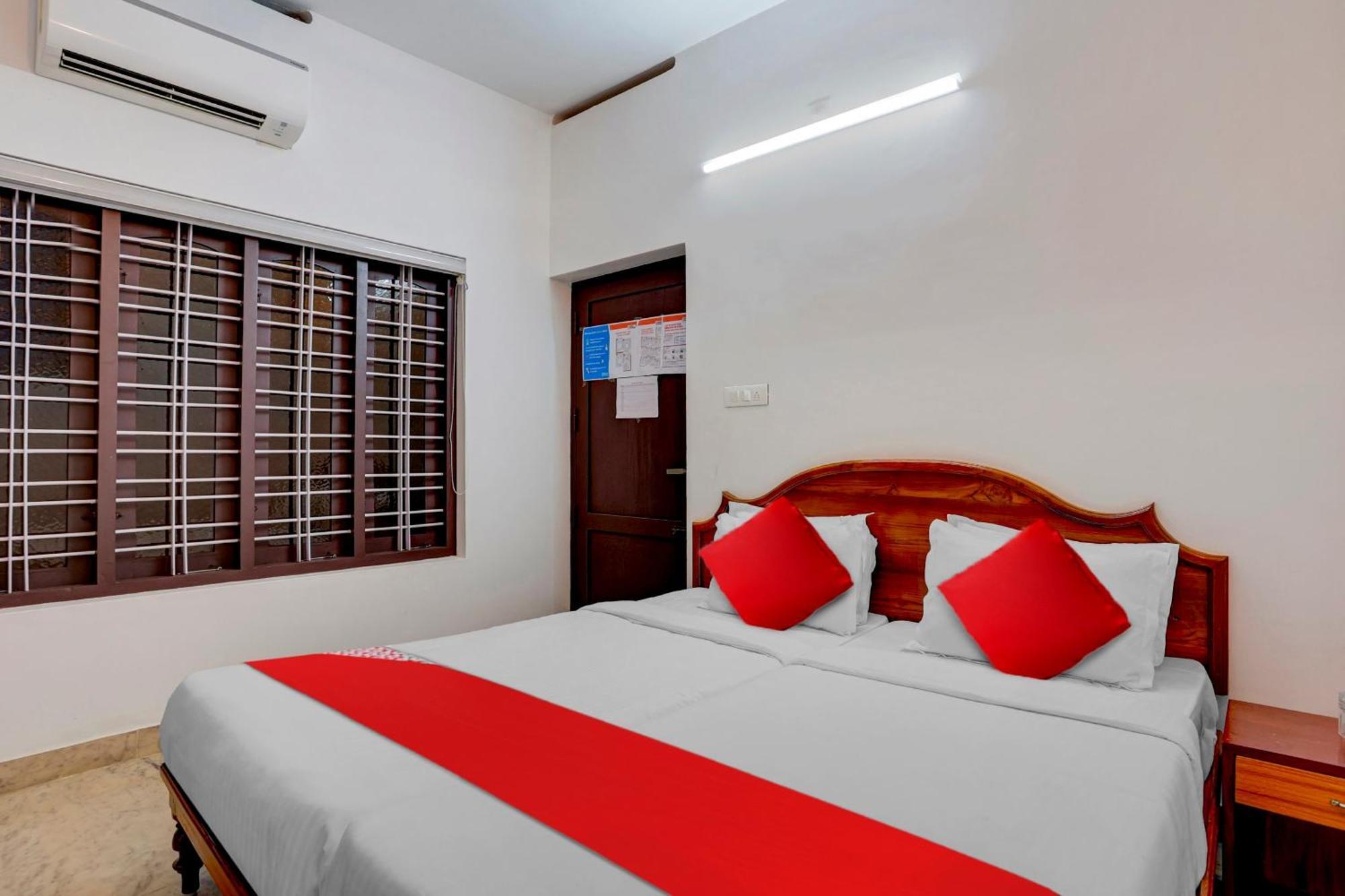 Hotel O Poptavern Heritage Kovalam Kültér fotó